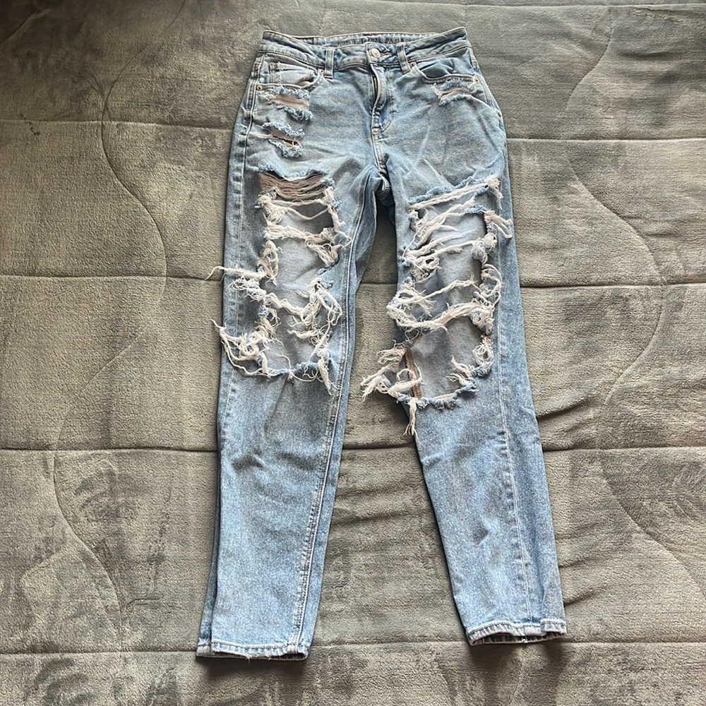 Size 2 long American Eagle ripped jeans